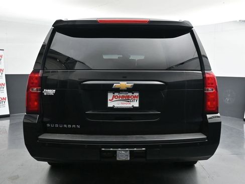Used 2015 Chevrolet Suburban LT image 8