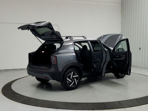 New 2026 Nissan Kicks SV w/ Cold Weather Package image 15