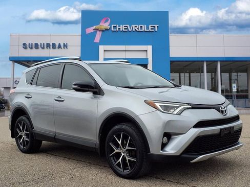 Used 2016 Toyota RAV4 SE image 3
