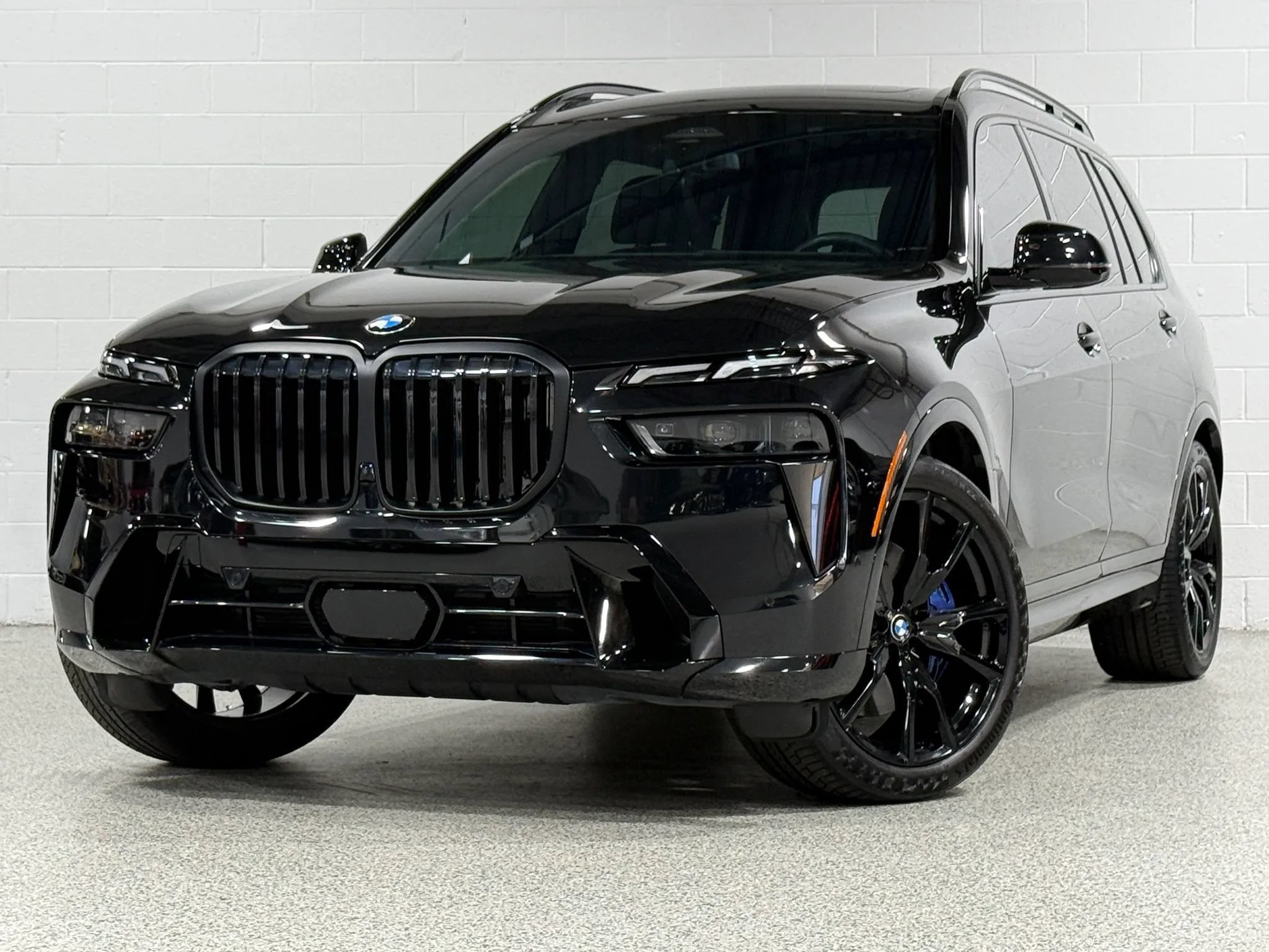 Used 2024 BMW X7 xDrive40i w/ M Sport Package AWD/4WD image 2