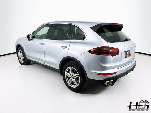 Used 2017 Porsche Cayenne S image 8