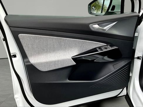 New 2026 Volkswagen ID.4 Pro image 17