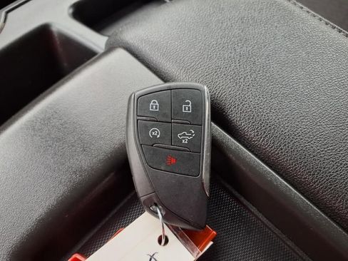 Used 2025 Chevrolet Silverado 1500 LT image 9