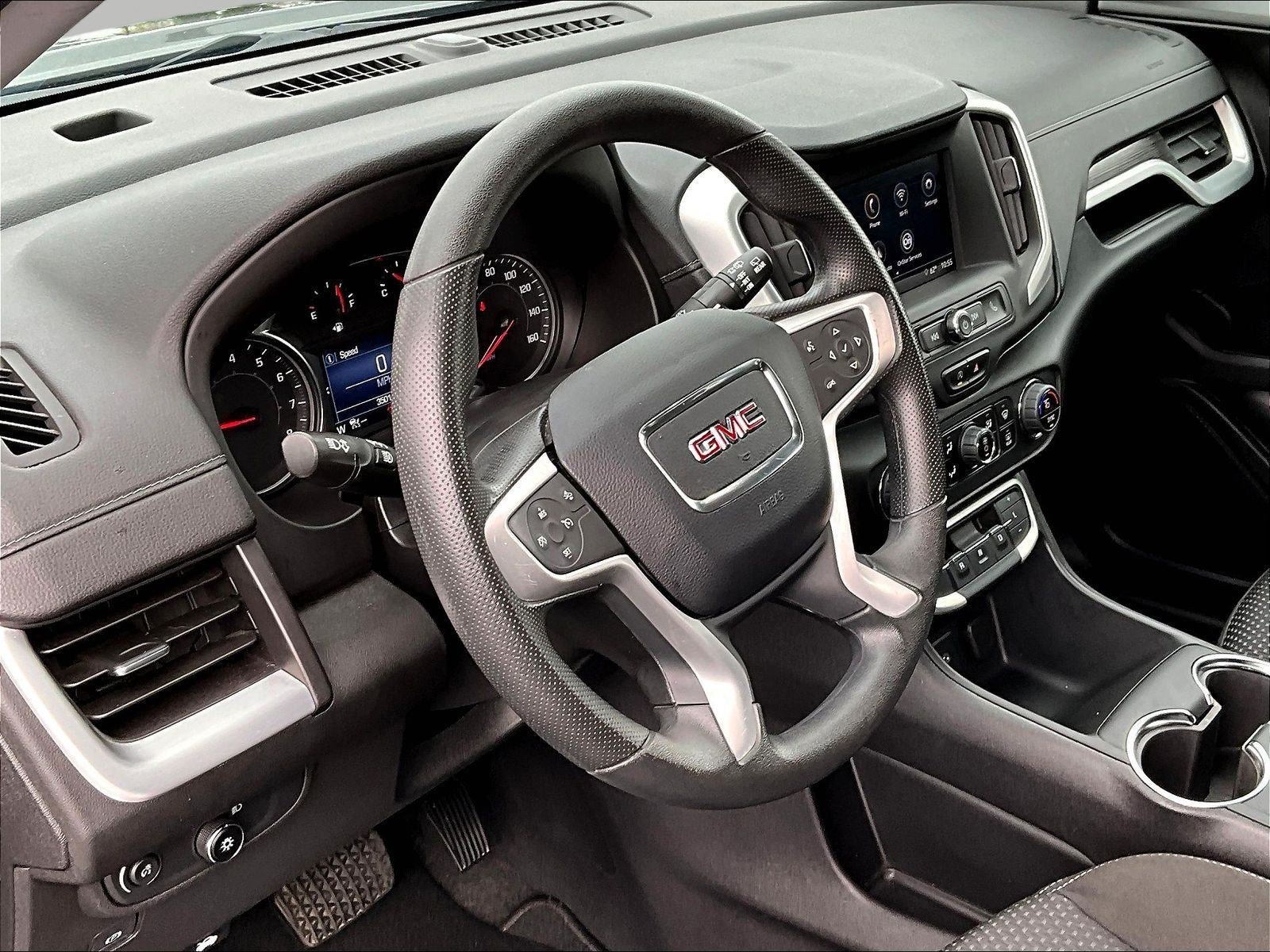 Used 2024 GMC Terrain SLE w/ Driver Convenience Package FWD image 17