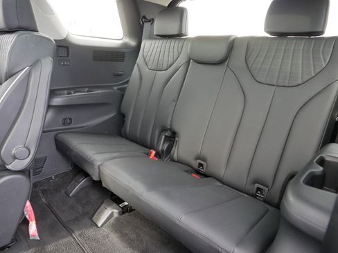 Used 2023 Hyundai Palisade Limited image 17