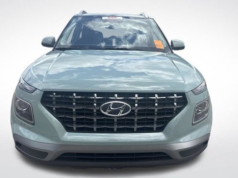 Used 2025 Hyundai Venue SEL FWD image 18
