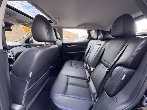 Used 2022 Nissan Rogue Sport SL w/ Premium Package image 19