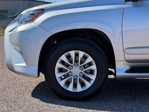 Used 2016 Lexus GX 460 w/ Premium Package image 5