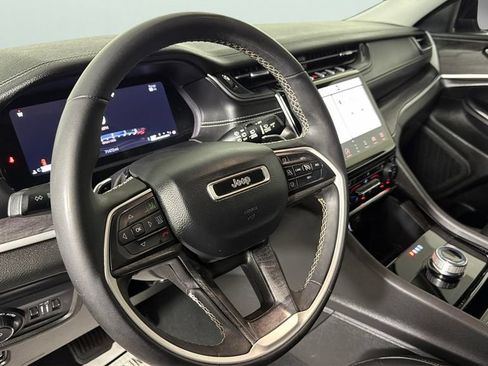 Used 2023 Jeep Grand Cherokee Limited w/ Black Appearance Package RWD image 24