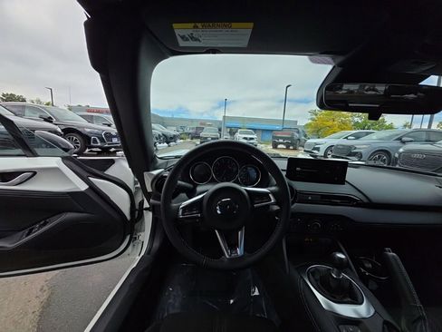 Used 2025 MAZDA MX-5 Miata Club RWD image 13