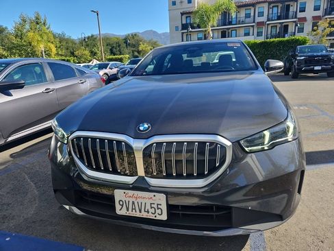 Used 2026 BMW 530i xDrive AWD/4WD image 2