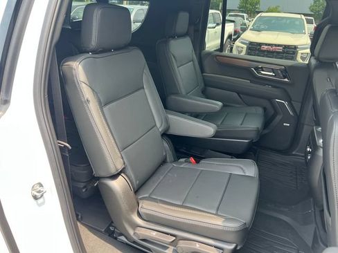 New 2026 GMC Yukon XL Denali w/ Sun & Power Step Package AWD/4WD image 14
