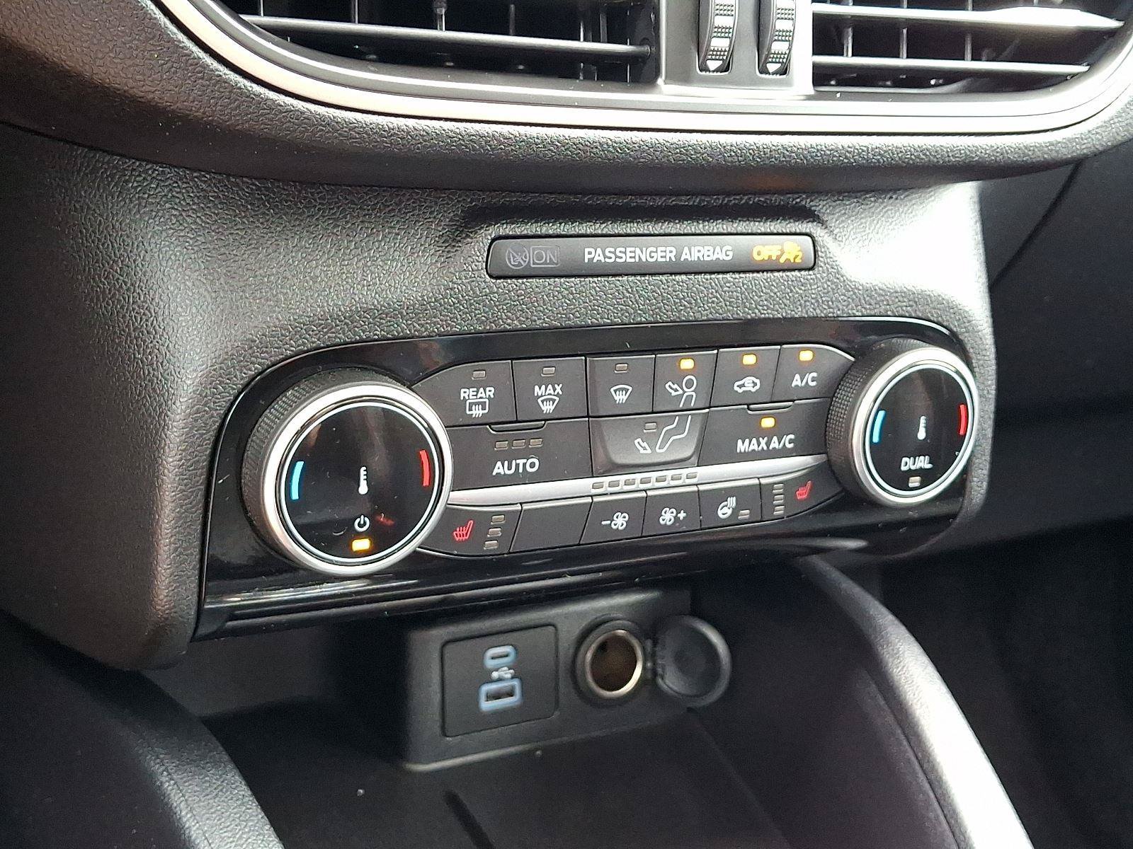 Certified 2022 Ford Escape SEL w/ SEL Stealth AWD Package image 17