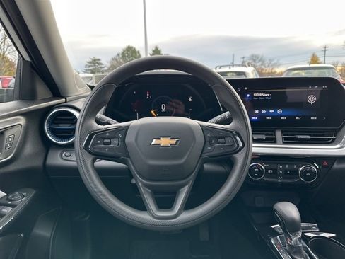 Used 2024 Chevrolet Trax LT image 12