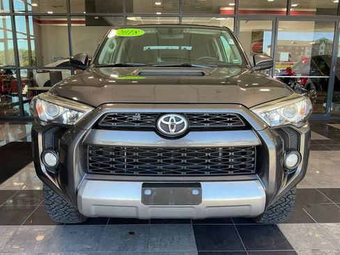 Used 2018 Toyota 4Runner TRD Off-Road AWD/4WD image 2