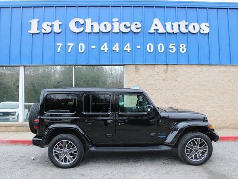 Used 2022 Jeep Wrangler Unlimited Sahara AWD/4WD image 7