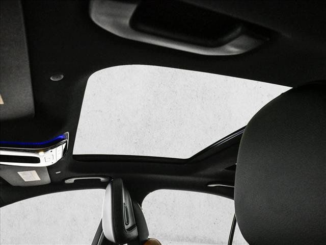 Certified 2026 Mercedes-Benz C 300 4MATIC Sedan image 17