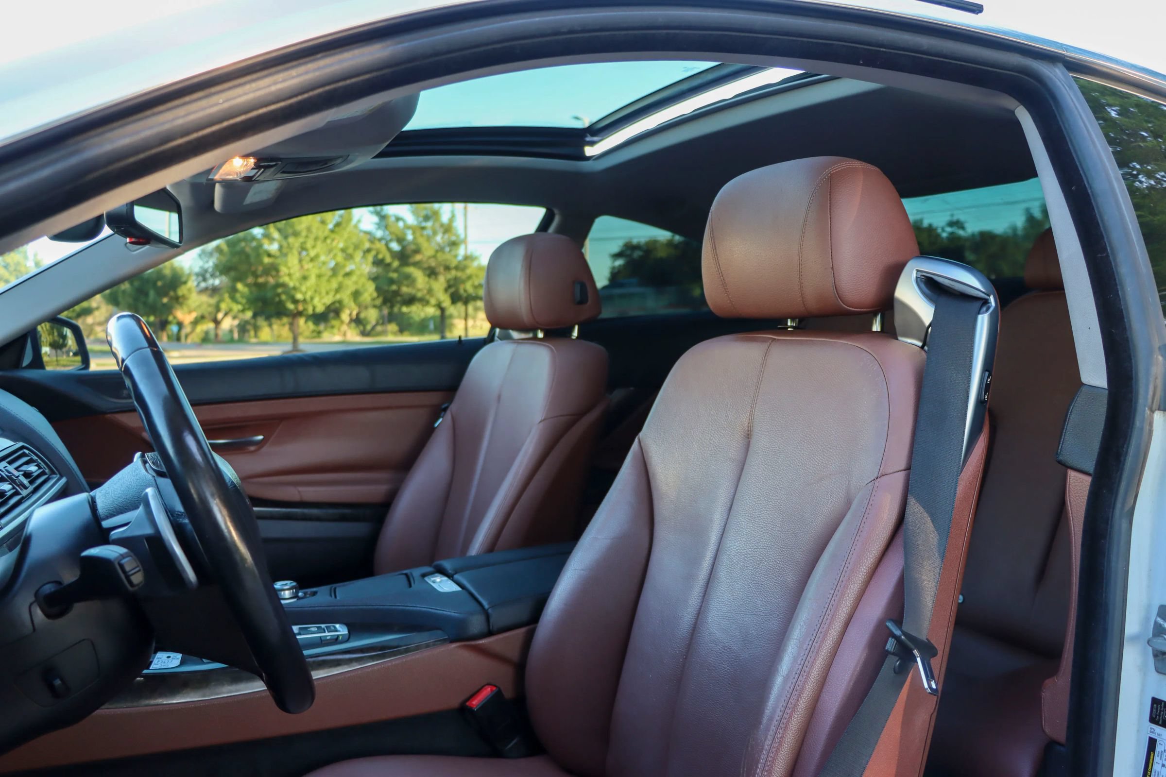 Used 2012 BMW 640i Coupe w/ Premium Sound Pkg RWD image 13