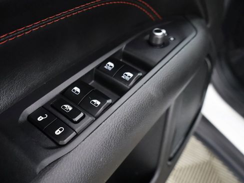 Used 2025 Jeep Compass Trailhawk AWD/4WD image 35