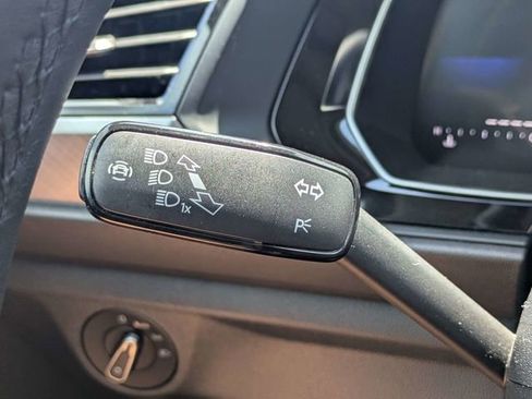 Used 2024 Volkswagen Jetta SE FWD image 25