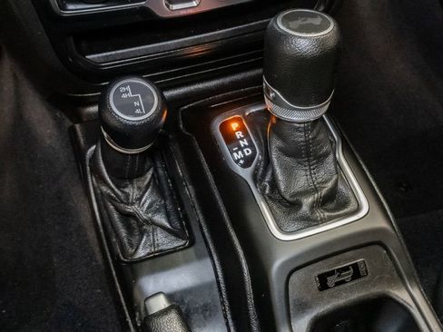 Used 2021 Jeep Wrangler Sport AWD/4WD image 23