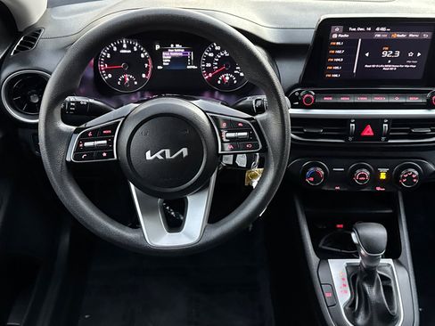 Used 2023 Kia Forte LXS w/ LXS Technology Package image 13