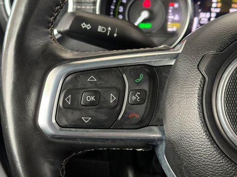 Used 2023 Jeep Wrangler Unlimited Sahara w/ Cold Weather Group AWD/4WD image 28