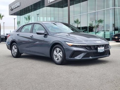 Certified 2026 Hyundai Elantra SE FWD image 33