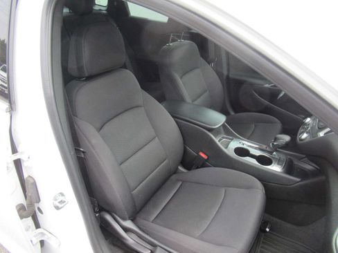 Used 2024 Chevrolet Malibu RS FWD image 19