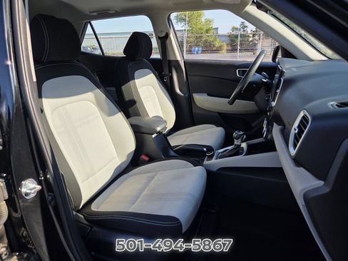 Used 2025 Hyundai Venue SEL FWD image 15