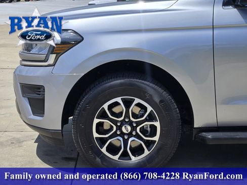Certified 2024 Ford Expedition XLT AWD/4WD image 5