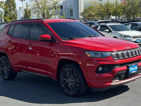 Used 2022 Jeep Compass Limited AWD/4WD image 3