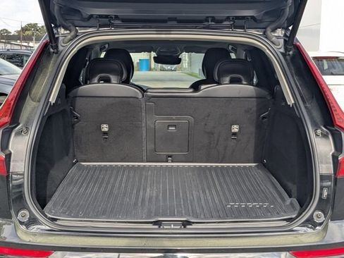 Used 2023 Volvo XC60 B5 Core image 17