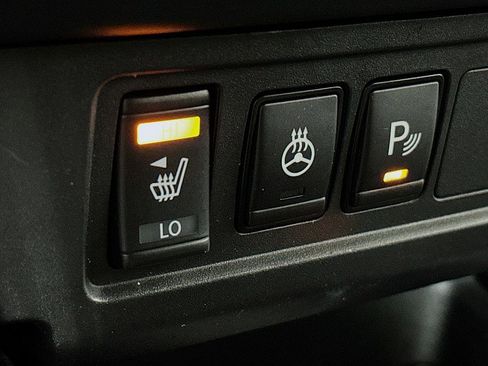 Used 2022 Nissan Frontier PRO-4X w/ Pro-4X Premium Package image 23