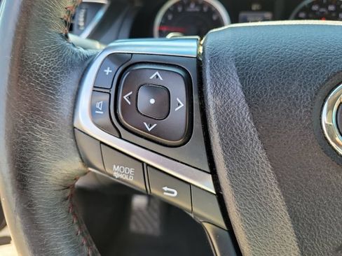 Used 2017 Toyota Camry SE FWD image 16