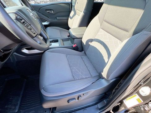 Certified 2025 Nissan Frontier SV AWD/4WD image 23