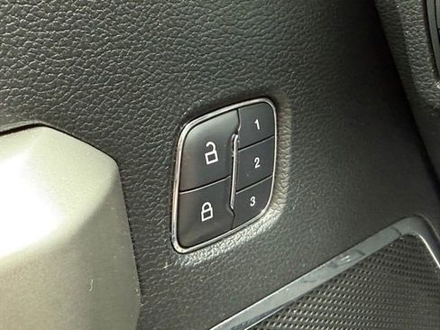 Used 2015 Ford F150 Lariat w/ Equipment Group 502A Luxury AWD/4WD image 19