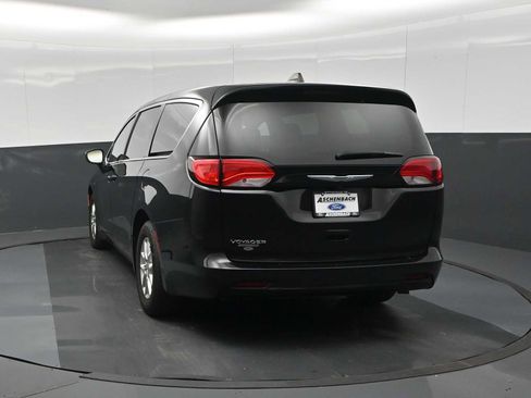 Used 2024 Chrysler Voyager LX FWD image 7