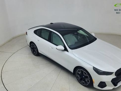Used 2024 BMW i5 eDrive40i w/ Executive Package RWD image 79