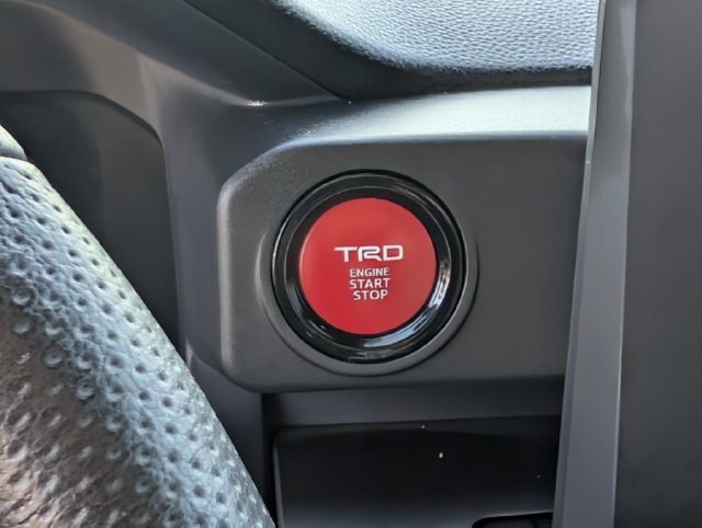 Used 2025 Toyota Tacoma TRD Sport AWD/4WD image 18