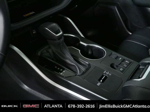 Used 2024 Toyota Highlander XSE FWD image 15