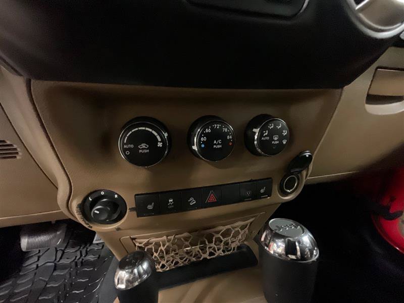 Used 2015 Jeep Wrangler Sahara w/ Dual Top Group AWD/4WD image 17