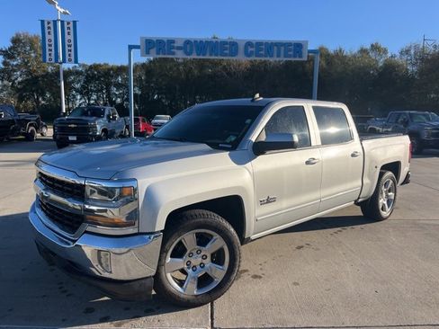 Used 2018 Chevrolet Silverado 1500 LT w/ Texas Edition image 2