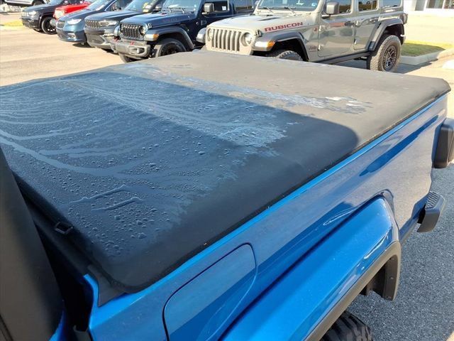Used 2025 Jeep Gladiator Sport AWD/4WD image 14