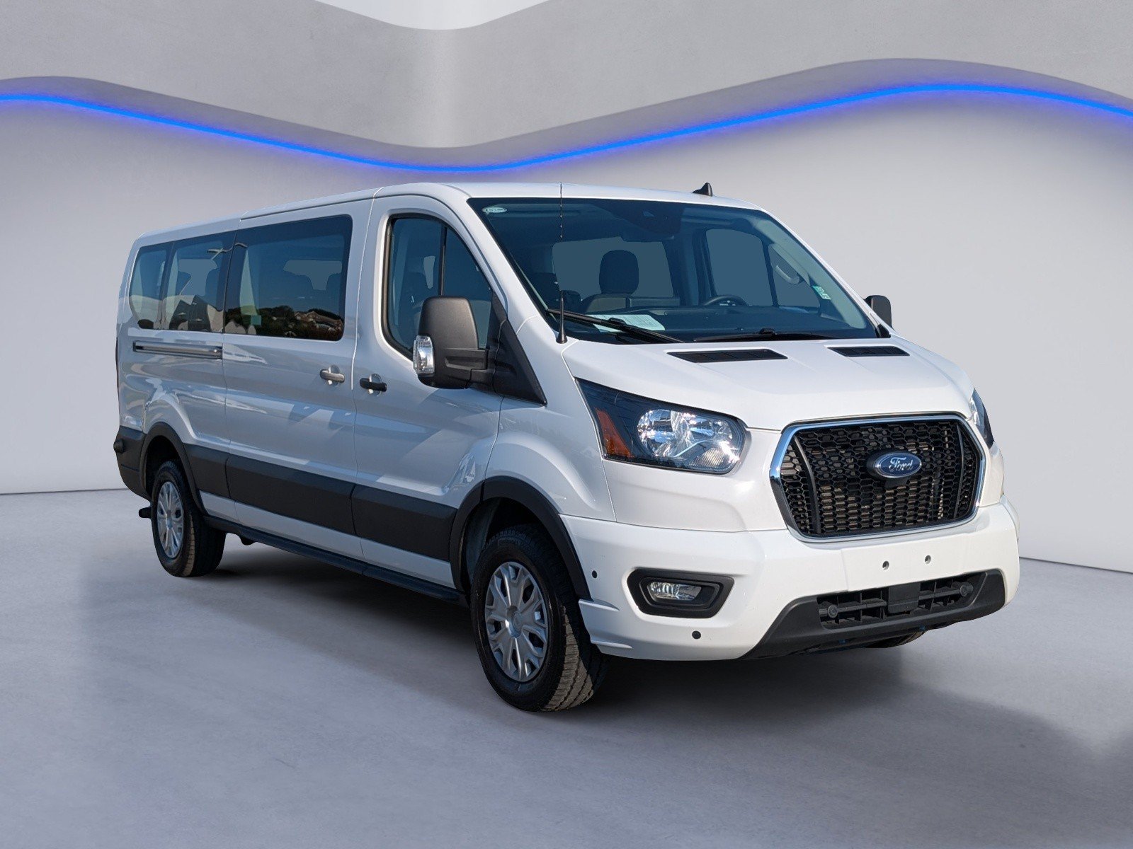 Used 2024 Ford Transit 350 XLT RWD image 6