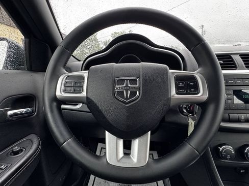 Used 2012 Dodge Avenger SXT FWD image 19