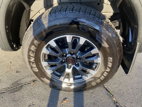 Used 2024 Nissan Titan PRO-4X w/ Pro-4x Convenience Package image 31