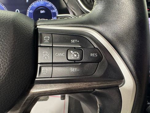 Used 2022 Jeep Grand Cherokee L Limited image 16