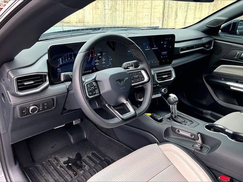 Used 2025 Ford Mustang GT Premium w/ GT Performance Package RWD image 18