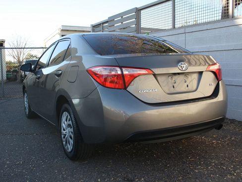 Used 2018 Toyota Corolla LE image 27